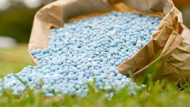 بیش از 7 تن کود شیمیایی قاچاق در سلطانیه کشف شد