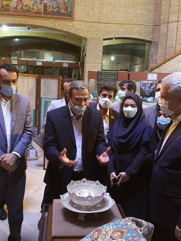 رونمایی از اثر فاخر ملیله در نمایشگاه آثار شهرها و روستاهای جهانی صنایع‌دستی